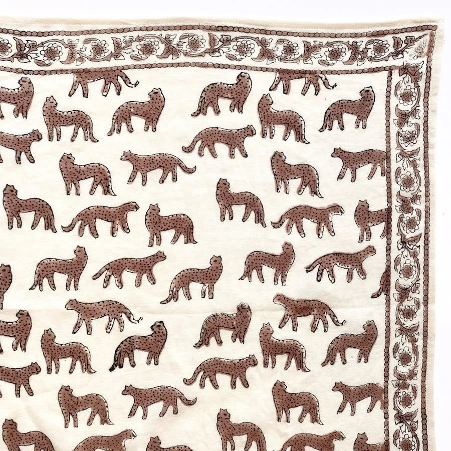 APACHES FOULARD LATIKA 100X100CM "BENGALE" LATTE 6 APACHES FOULARD LATIKA 100X100CM "BENGALE" LATTE – Image 6