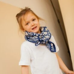 APACHES FOULARD LATIKA 100X100CM "COEUR" MAJORELLE -Bébé Produits Vente apaches foulard latika 100x100cm coeur majorelle 4