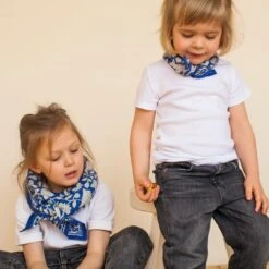 APACHES FOULARD LATIKA 100X100CM "COEUR" MAJORELLE -Bébé Produits Vente apaches foulard latika 100x100cm coeur majorelle 5