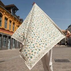 APACHES FOULARD LATIKA 100X100CM "GRAOU" JUNGLE -Bébé Produits Vente apaches foulard latika 100x100cm graou jungle 1