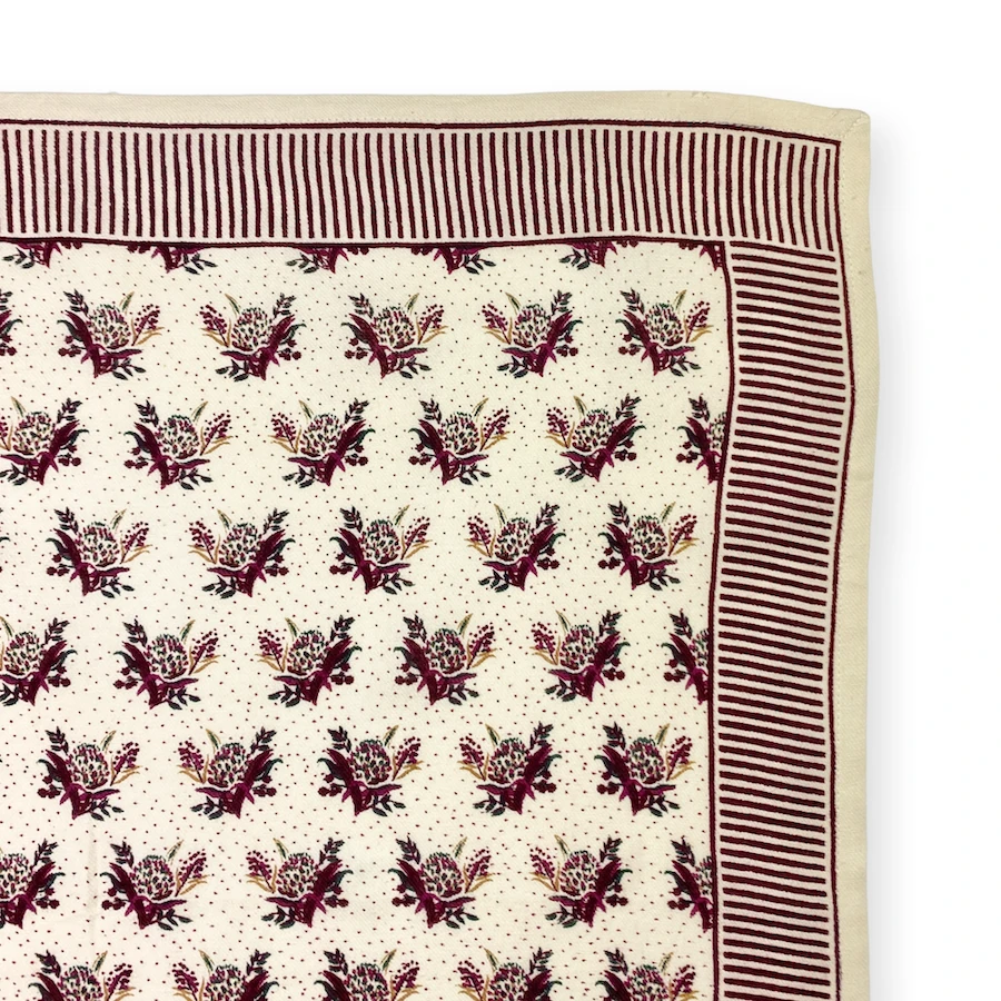 APACHES FOULARD MANIKA 50X50CM "ANANAS" NEIGE 2 APACHES FOULARD MANIKA 50X50CM "ANANAS" NEIGE – Image 2