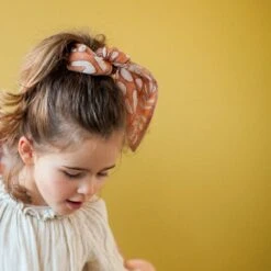 APACHES FOULARD MANIKA 50X50CM "ARTISTIC" MELBA -Bébé Produits Vente apaches foulard manika 50x50cm artistic melba 1