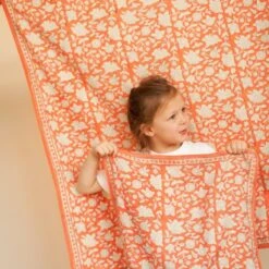 APACHES FOULARD MANIKA 50X50CM "COEUR" PAPAYE 8 APACHES FOULARD MANIKA 50X50CM "COEUR" PAPAYE -Bébé Produits Vente apaches foulard manika 50x50cm coeur papaye 1