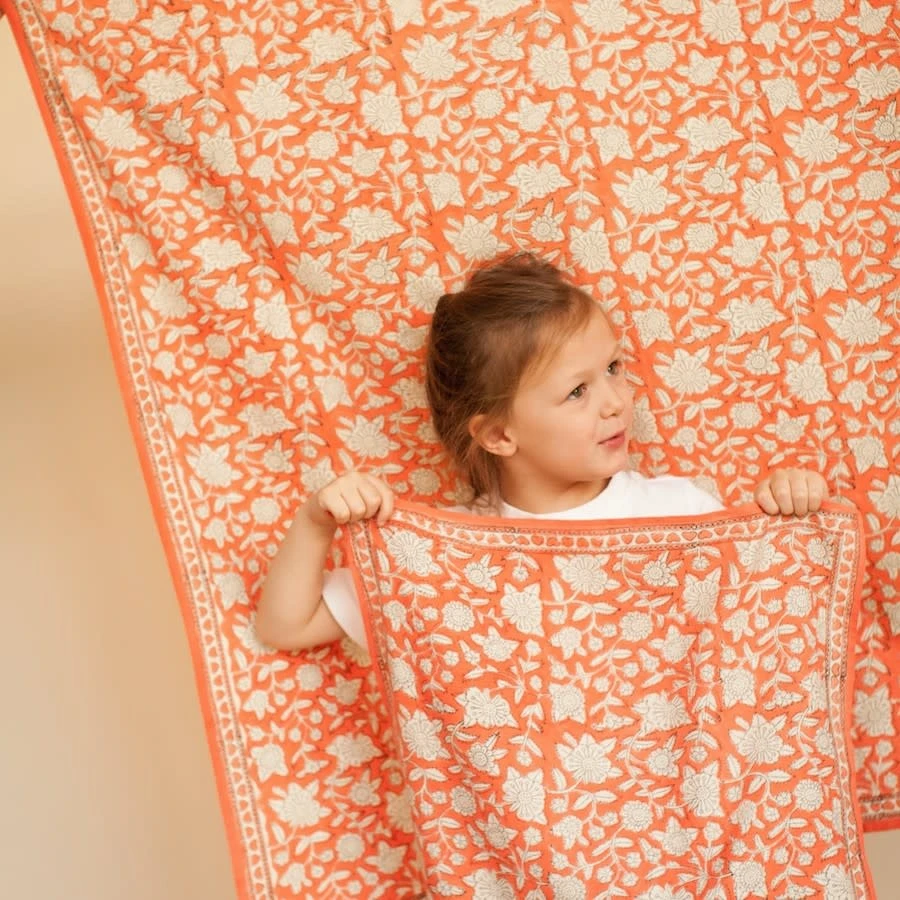 APACHES FOULARD MANIKA 50X50CM "COEUR" PAPAYE 3 APACHES FOULARD MANIKA 50X50CM "COEUR" PAPAYE – Image 3