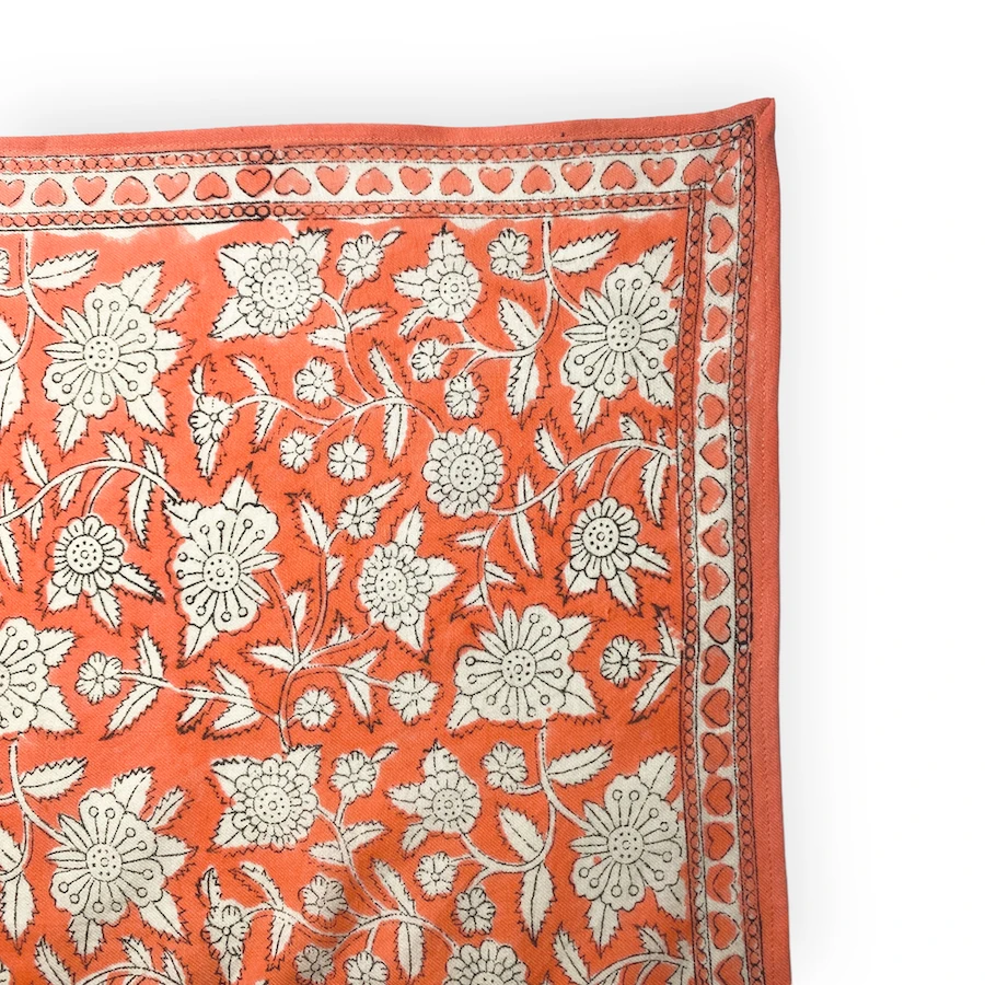 APACHES FOULARD MANIKA 50X50CM "COEUR" PAPAYE 5 APACHES FOULARD MANIKA 50X50CM "COEUR" PAPAYE – Image 5