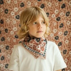 APACHES FOULARD MANIKA 50X50CM "COEUR" PRALINE -Bébé Produits Vente apaches foulard manika 50x50cm coeur praline 2