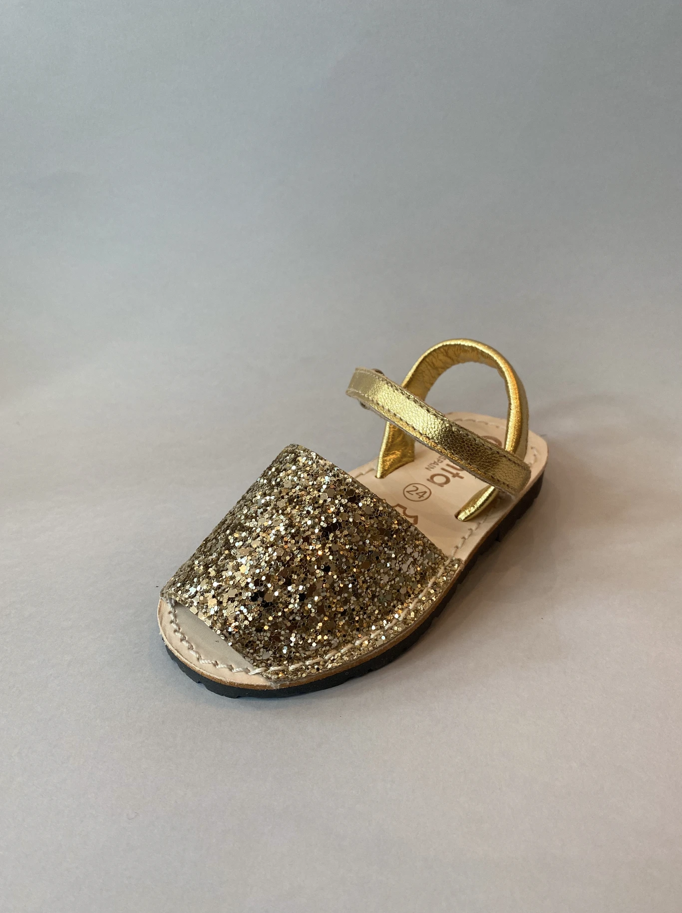 CIENTA SANDALETTES BRIDE VELCRO - PAILLETTES DORÉES 1 CIENTA SANDALETTES BRIDE VELCRO - PAILLETTES DORÉES