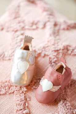 EASY PEASY CHAUSSON SOUPLE ANTIDÉRAPANT "BLUBLU" COEUR AILÉ ROSE -Bébé Produits Vente easy peasy chausson souple antiderapant blublu coe 21
