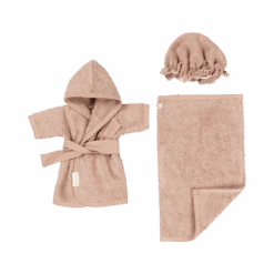 FABELAB SET DE BAIN POUR POUPÉE ROSE (PEIGNOIR - CHARLOTTE - SERVIETTE)