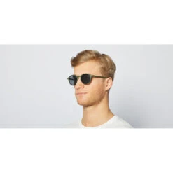 IZIPIZI LUNETTES DE SOLEIL ADULTE "L'ICONIQUE" #D KAKI -Bébé Produits Vente izipizi lunettes de soleil adulte liconique d kaki 3