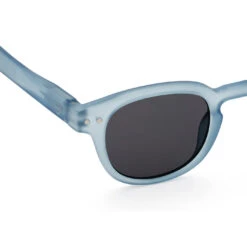 IZIPIZI LUNETTES DE SOLEIL JUNIOR "LA RETRO" #C BLUE MIRAGE -Bébé Produits Vente izipizi lunettes de soleil junior la retro c blue 1