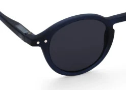 IZIPIZI LUNETTES DE SOLEIL JUNIOR "L'ICONIQUE" #D DEEP BLUE -Bébé Produits Vente izipizi lunettes de soleil junior liconique d deep 2