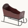 MAILEG LUGE TRAINEAU BOIS ROUGE (COLLECTION MOBILIER MAILEG)