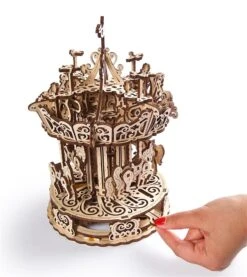 UGEARS MAQUETTE MÉCANIQUE - CAROUSSEL -Bébé Produits Vente ugears maquette mecanique caroussel 7